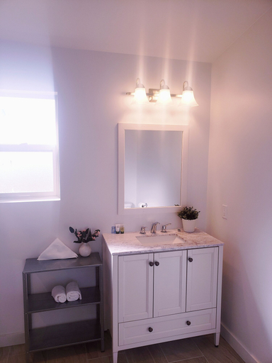Bathroom, Bryce Park Place, Kane