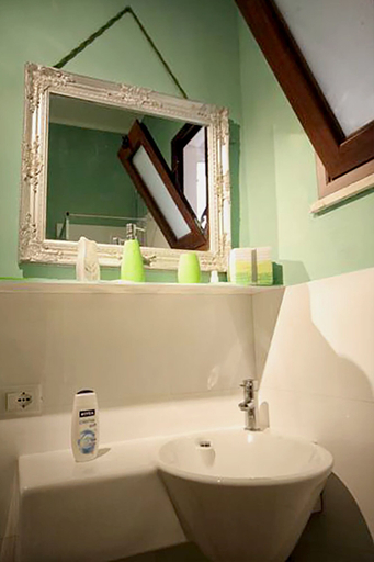 Bathroom 3, Fisherman's House, Trapani