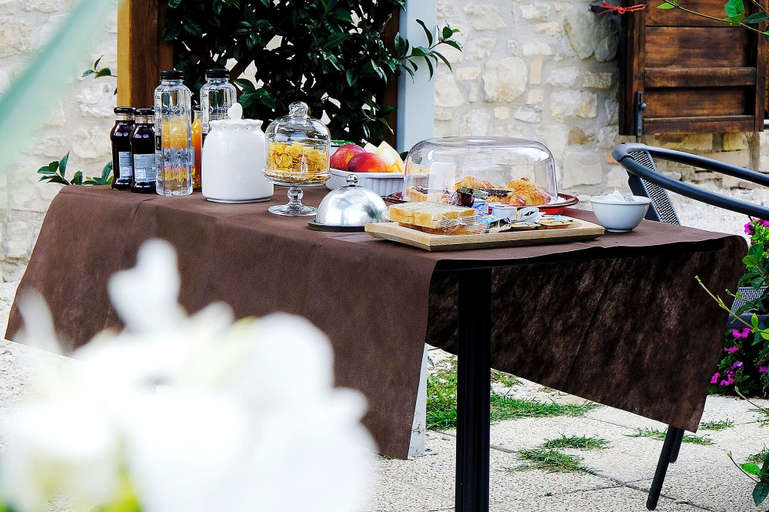 Food & Drinks 5, Casale Le Orme, Perugia