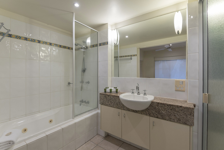 Bathroom 4, Mowbray by the Sea, Douglas