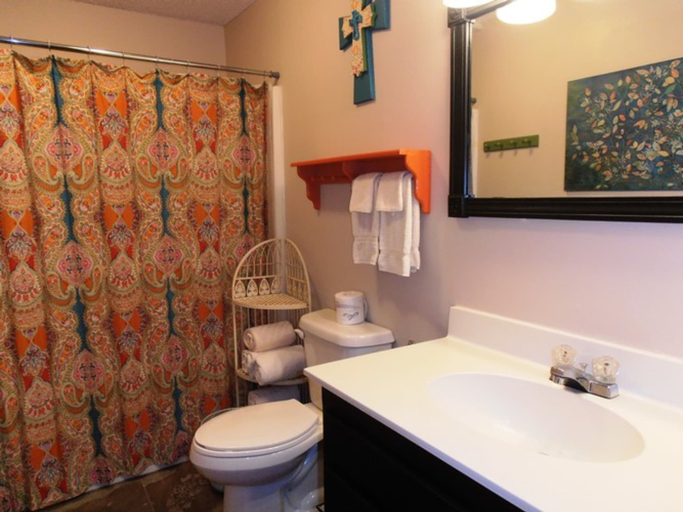 Bathroom 3, The Wren, Colfax