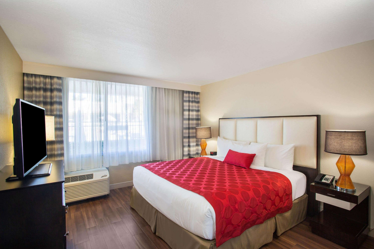 Bedroom 4, Ramada by Wyndham Venice Hotel Venezia, Sarasota