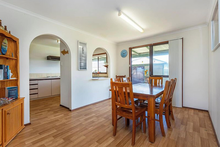Others 4, Cable's Beach House, Gingin