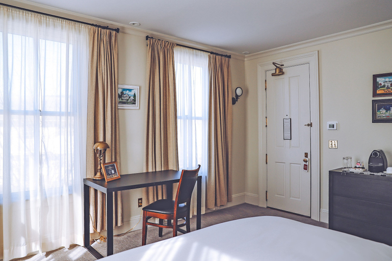 Bedroom 2, Hotel Fauchere, Pike