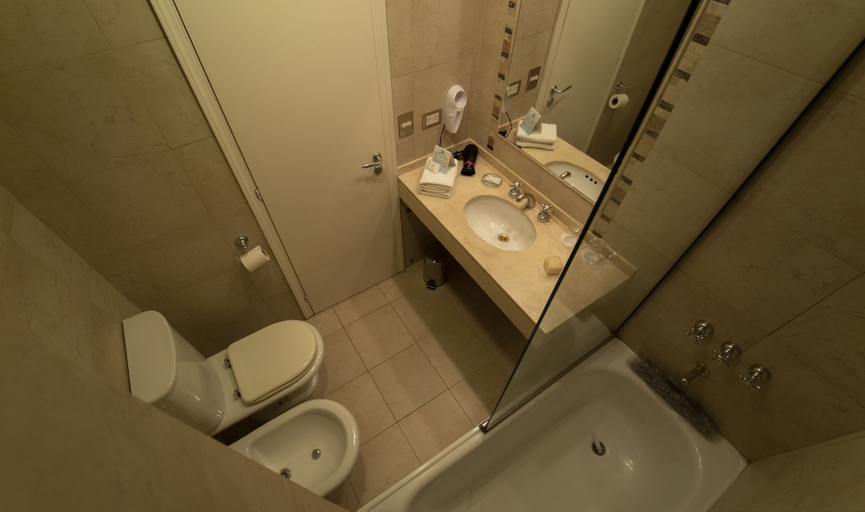 Bathroom 3, Rochester Calafate, Lago Argentino
