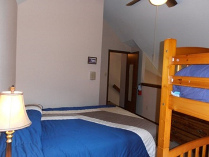 Bedroom, Ski Run, Colfax