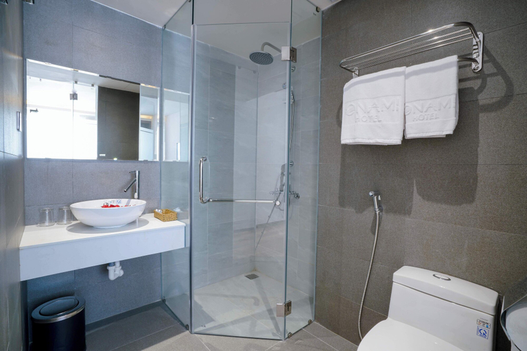 Bathroom 4, Pink Garden Hotel, Da Nang