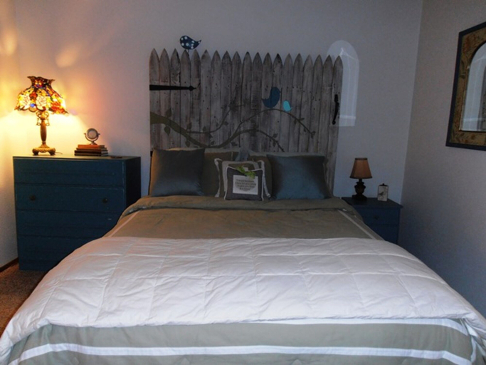 Bedroom 2, The Wren, Colfax