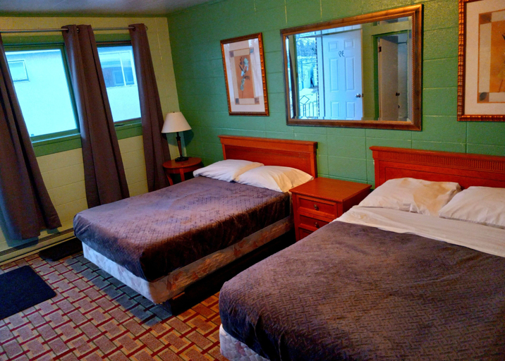 Bedroom 4, Chalet Inn Motel, Kenora