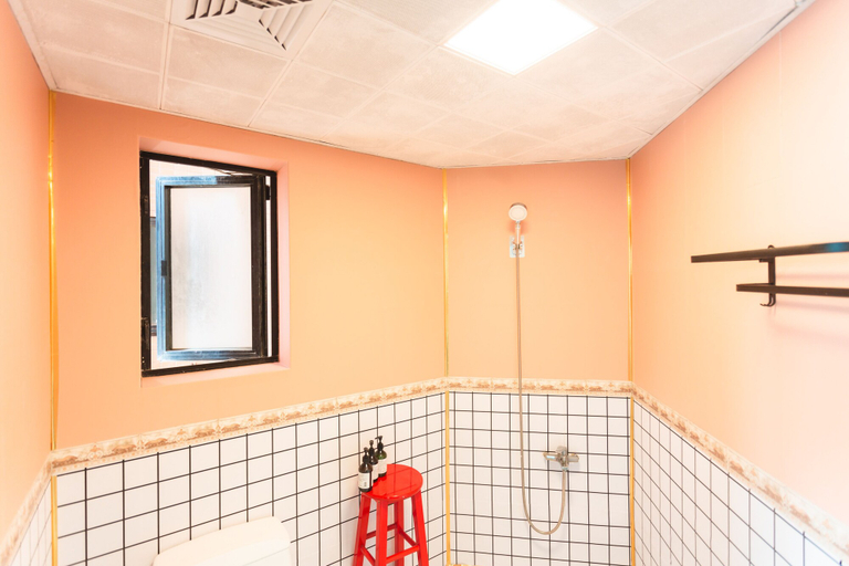 Bathroom 4, ShengZheng LaCave Apartment(Shenzhen Convention & Exhibition Center) - Hostel, Shenzhen