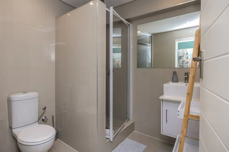 Bathroom, Stylish and Modern Studio in the Beachfront, City of Cape Town