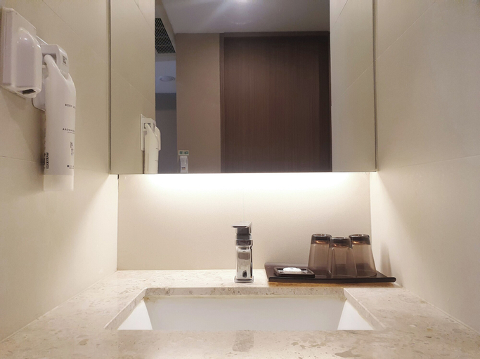 Bathroom 22
