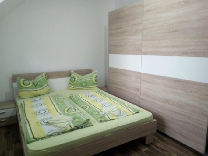 Bedroom 2, Villa Mozart, Raška