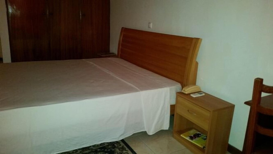 Bedroom 4, Hotel América, Praia