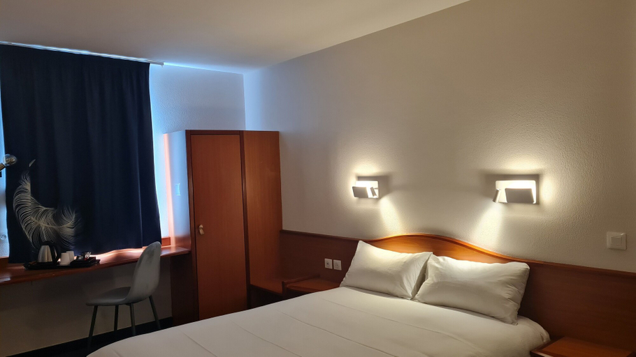 Bedroom 3, Deltour Hôtel Rodez Bourran, Aveyron