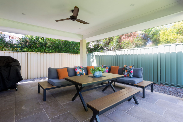 Others 4, Spacious 4 Bedroom Family Home With Patio and BBQ, Bayswater