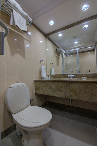 Bathroom 5, Tristar Service Apartments, Bangalore