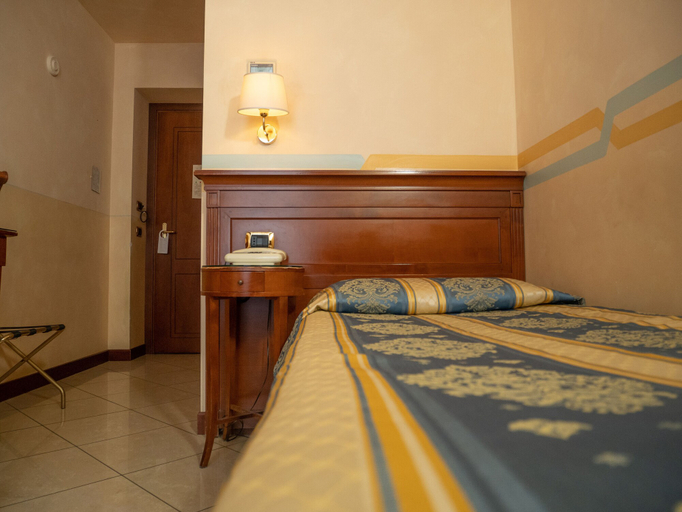 Bedroom 3, Dipendenza Hotel Londra, Alessandria