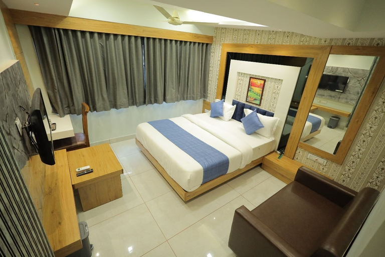 Bedroom 2, HOTEL R K FORTUNE, Gandhinagar