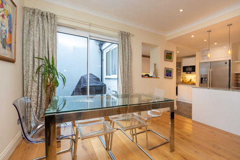 Others 5, Modern and Bright 3 Bedroom House in Paddington, London