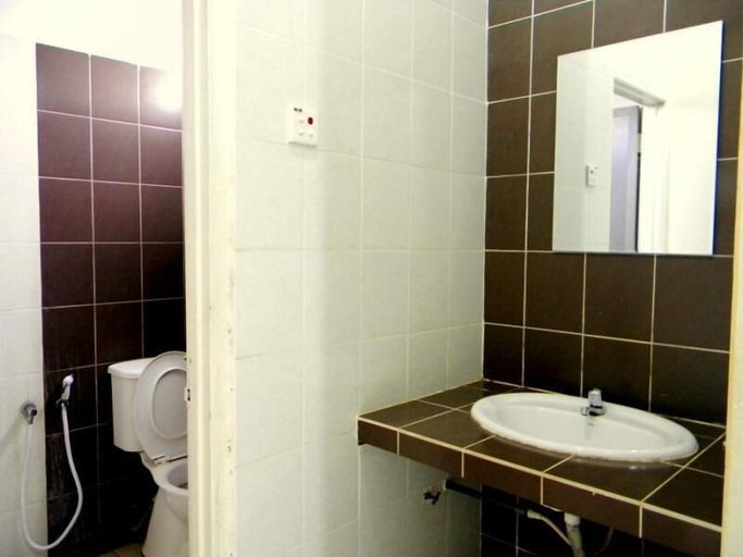 Bathroom, Khalifa Inn, Kota Bharu