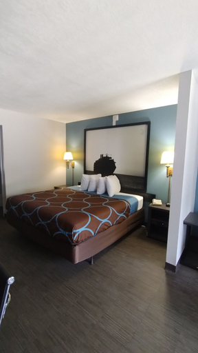 Bedroom 3, Super 8 by Wyndham Dania/Fort Lauderdale Arpt, Broward