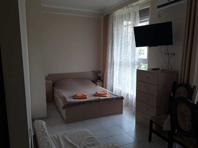 Bedroom, Kvartira u morya 2, Sochi gorsovet