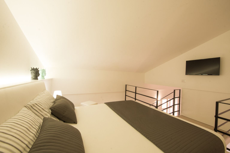 Bedroom 2, Loft 18 by Wonderful Italy, Palermo