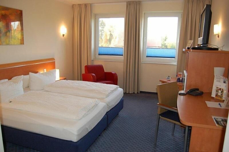 Bedroom 4, Hotel Aquamarin, Emsland