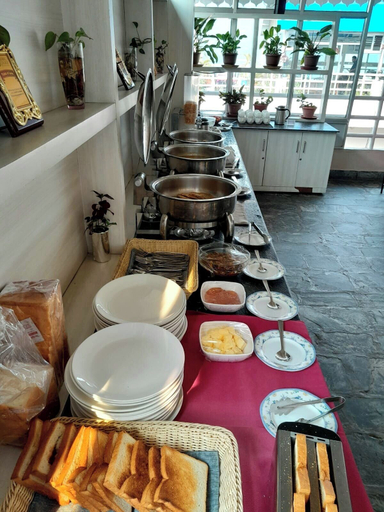 Food & Drinks 5, Hotel Kunja, Gandaki