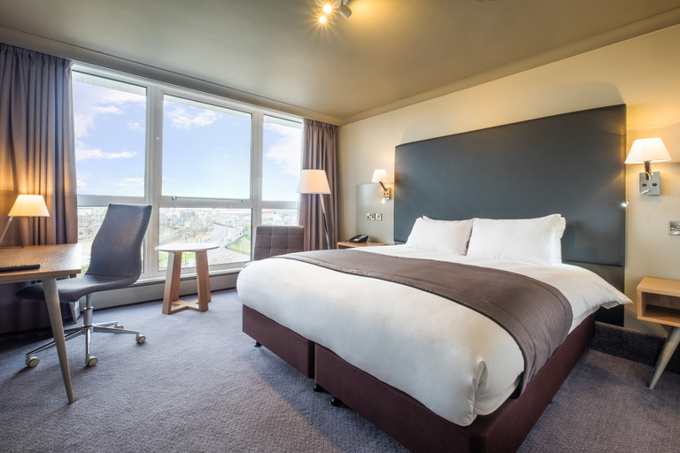 Bedroom 2, voco SOUTHAMPTON by IHG, Southampton