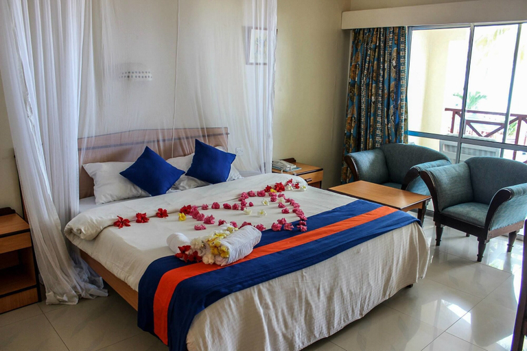 Bedroom 3, Sai Rock Beach Hotel & Spa, Kisauni