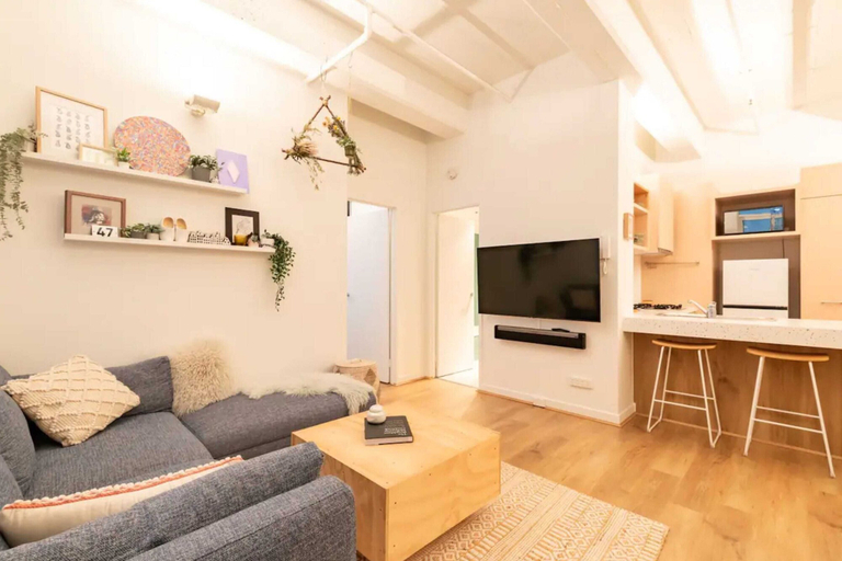 Others 5, Beautiful 1 Bedroom Apartment Next to Southern Cross Station, Melbourne