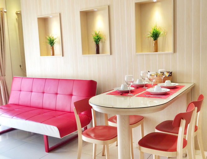 Dining Room 8
