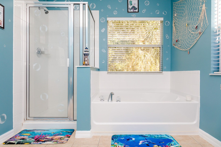 Bathroom 4, Be Our Guest, Osceola