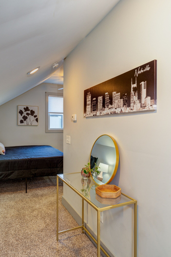 Bedroom 2, All Shook Up, Davidson