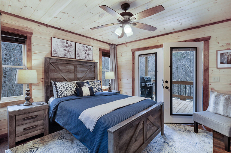 Bedroom 2, Knotty Dreams Retreat, Fannin