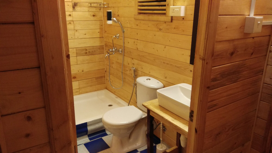 Bathroom 11