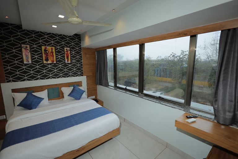 Bedroom 4, HOTEL R K FORTUNE, Gandhinagar