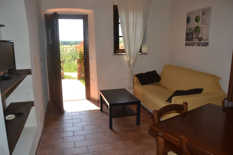 Others 5, Antico Borgo Casalappi, Livorno