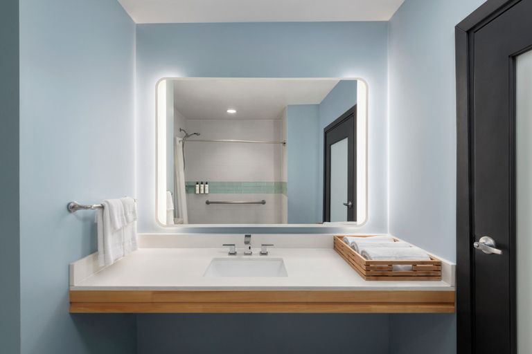 Bathroom 4, Catalina Canyon Inn, Los Angeles
