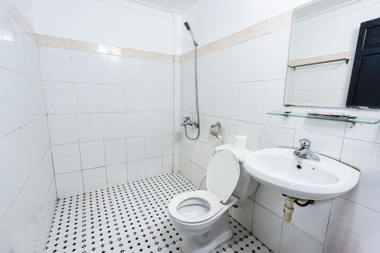 Bathroom, Casablanca Hotel, Huế