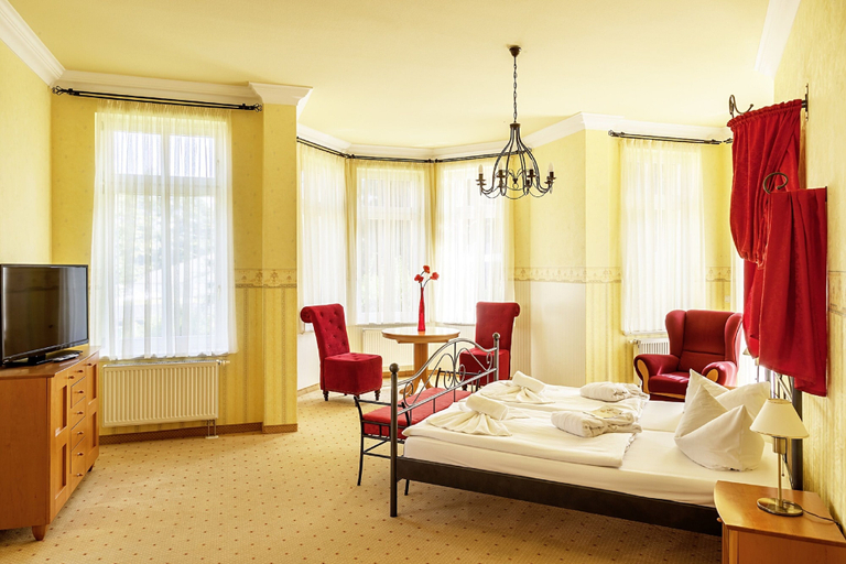 Bedroom 3, Ostseehotel Villen Im Park – ein Rovell Hotel, Vorpommern-Greifswald