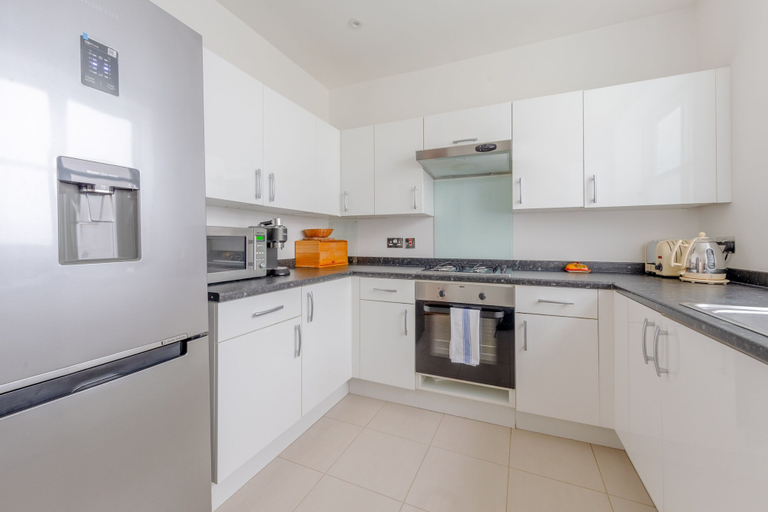 Others 5, Spacious and Central 3 Bedroom House in Paddington, London