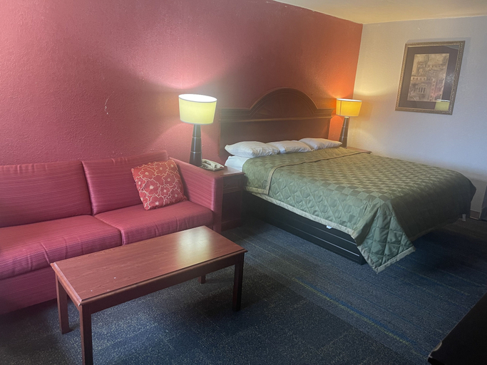 Bedroom 3, Economy Inn Little Rock, Pulaski