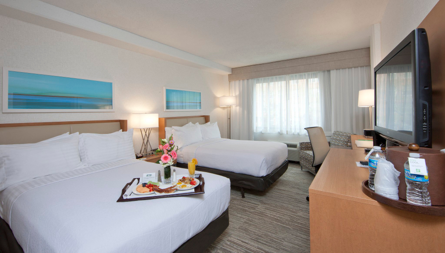 Bedroom 3, Holiday Inn WASHINGTON-CENTRAL/WHITE HOUSE by IHG, Washington D.C.