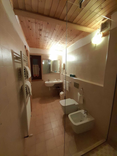 Bathroom 4, Hotel Astoria, Aosta