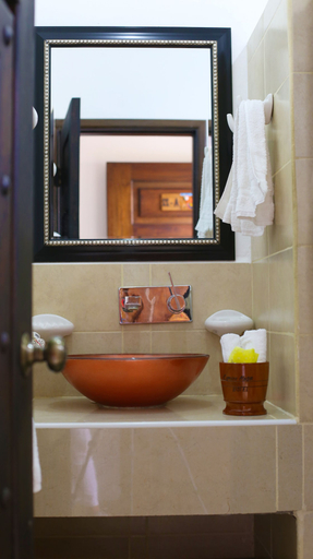 Bathroom 4, Hotel Ciudad Blanca, Copán Ruinas