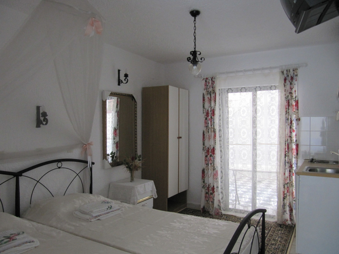Bedroom 4, Castellino Studios, South Aegean