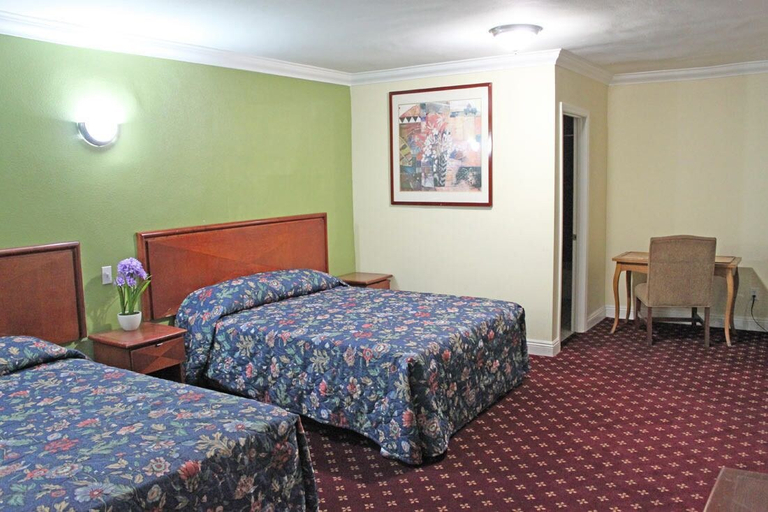 Bedroom 3, Royla Motel, Los Angeles